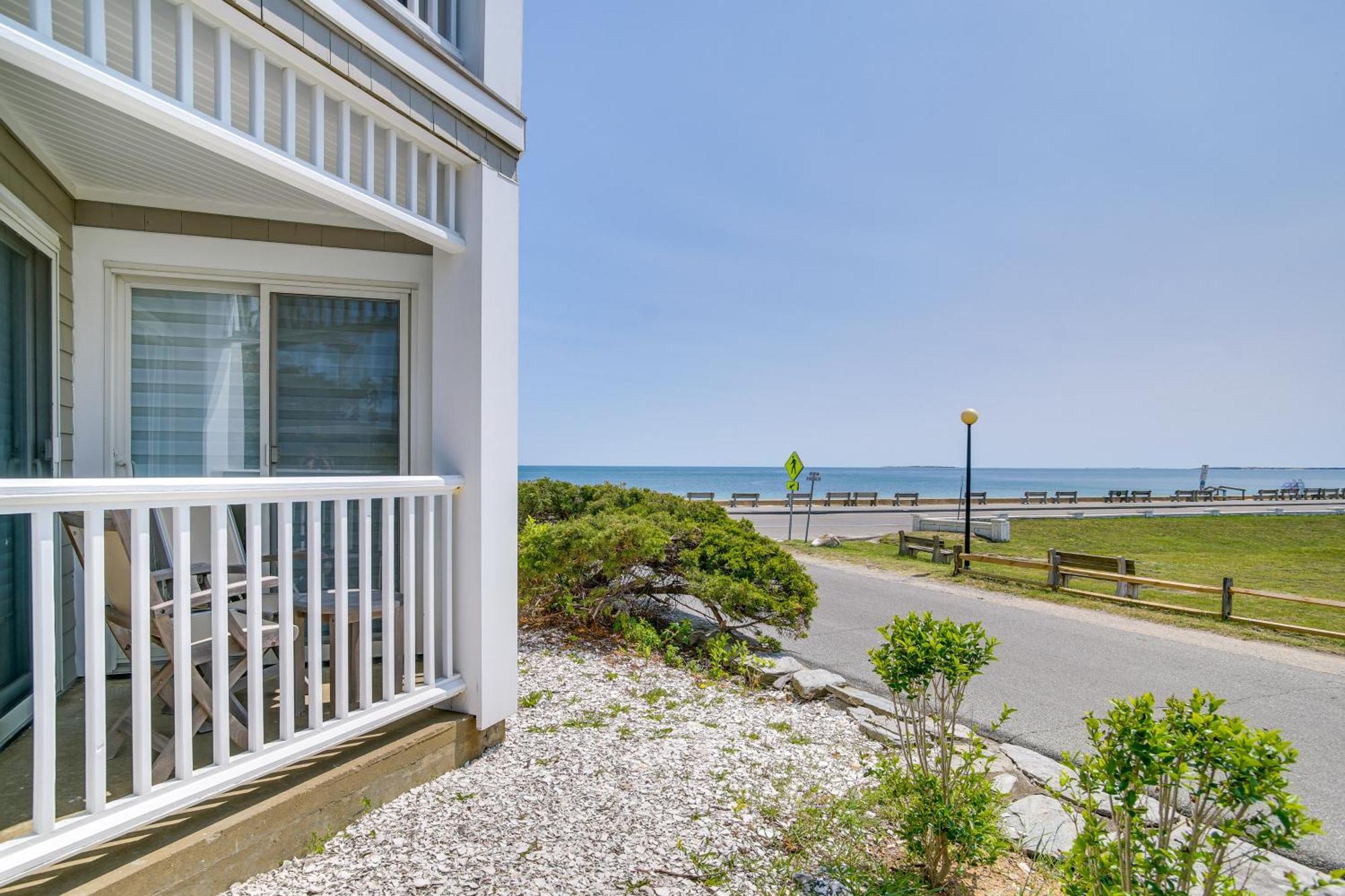 Breezy Oak Bluffs Condo - Steps To Inkwell Beach! Ngoại thất bức ảnh
